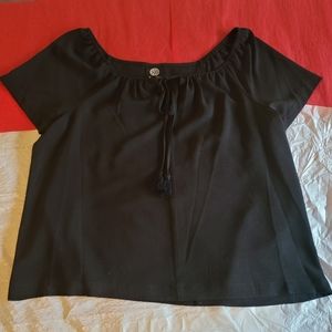 Short sleeve tie neck crepe blouse black size M Bobeau